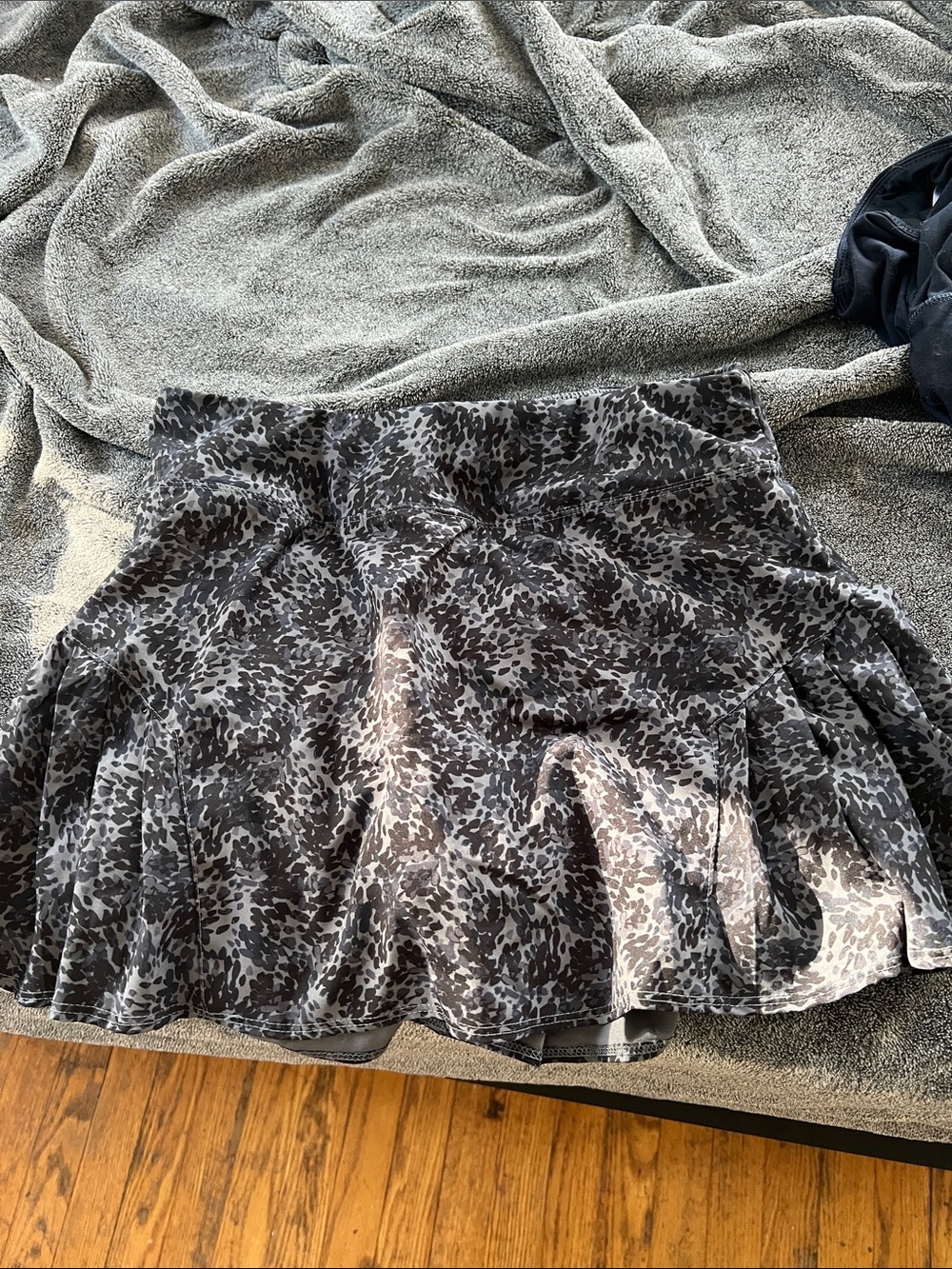 Etonic Black and Gray Animal Print Leggings